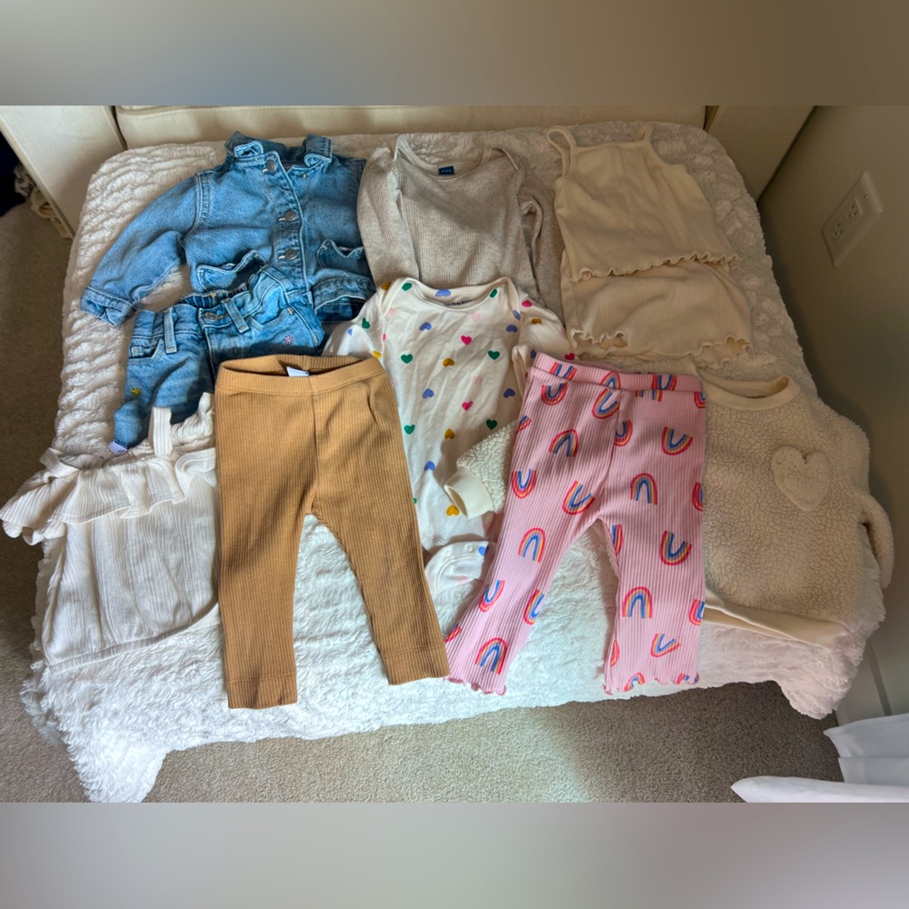 Old Navy Bundle 6-12 Months